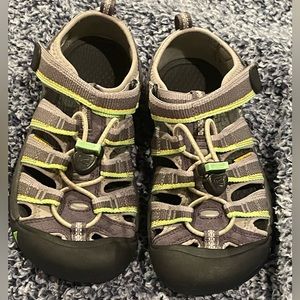 Keen boys sandals